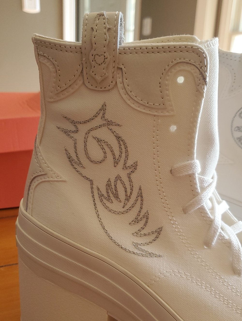 Converse 70 De Luxe Heel Cowgirl Platforms - Picture 4 of 12